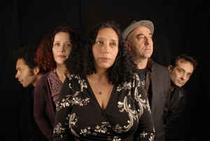 Family » Lo’Jo «