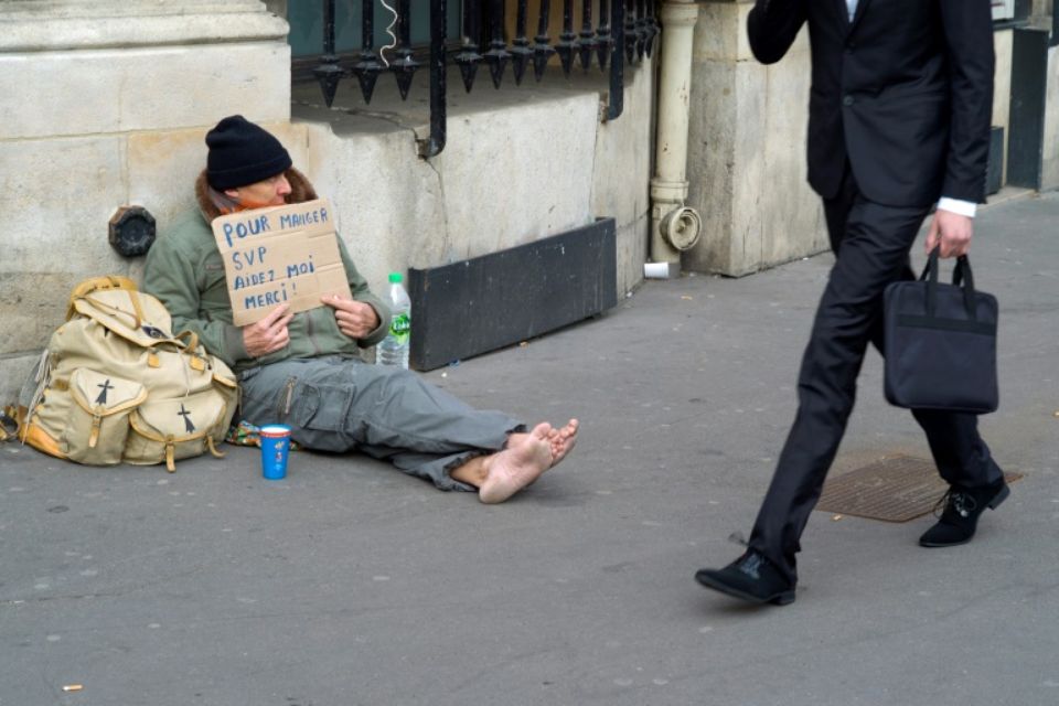 Comment devient-on pauvre en France?